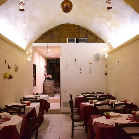 La Nicchia Nel Sasso